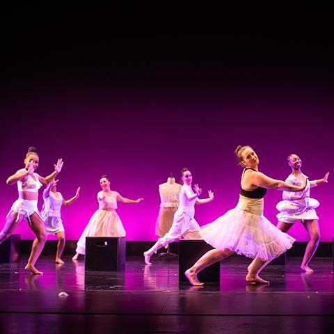 戏剧和舞蹈 students perform at Spring recital